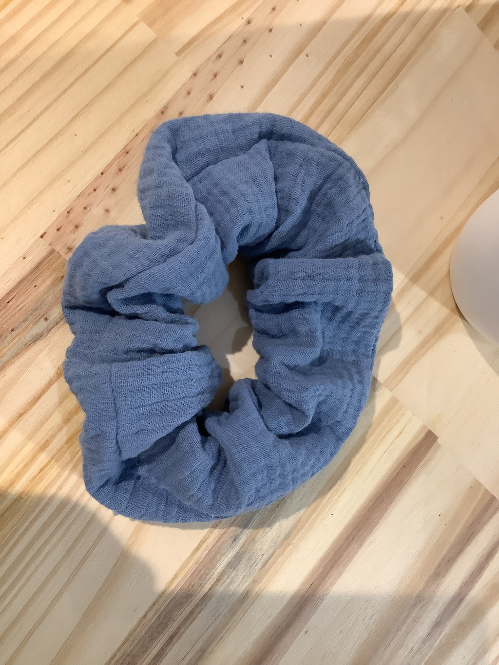 Chouchou bleu jean fait main - l’atelier dyloma