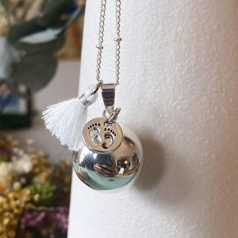 Bola de grossesse petits pieds argent - A mes copines