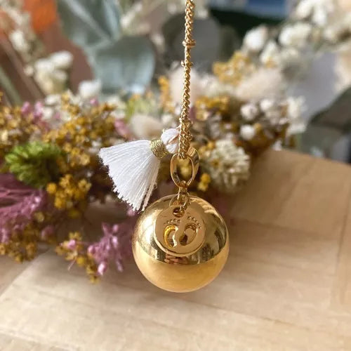 Bola de grossesse petits pieds or - A mes copines