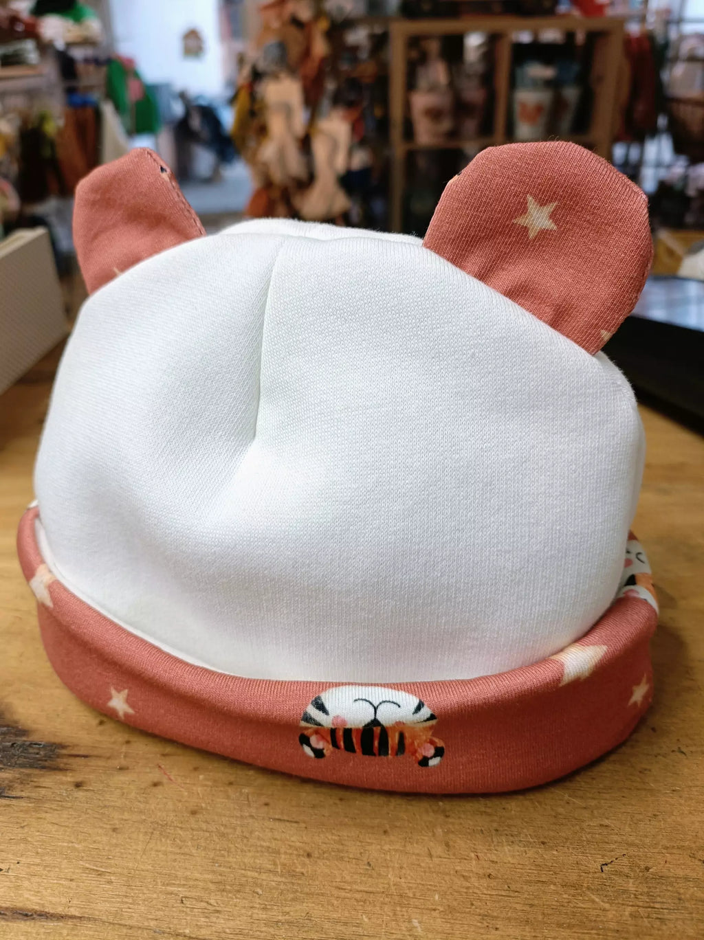 Bonnet bébé 0-6 mois Lion fait main - L'Atelier Dyloma