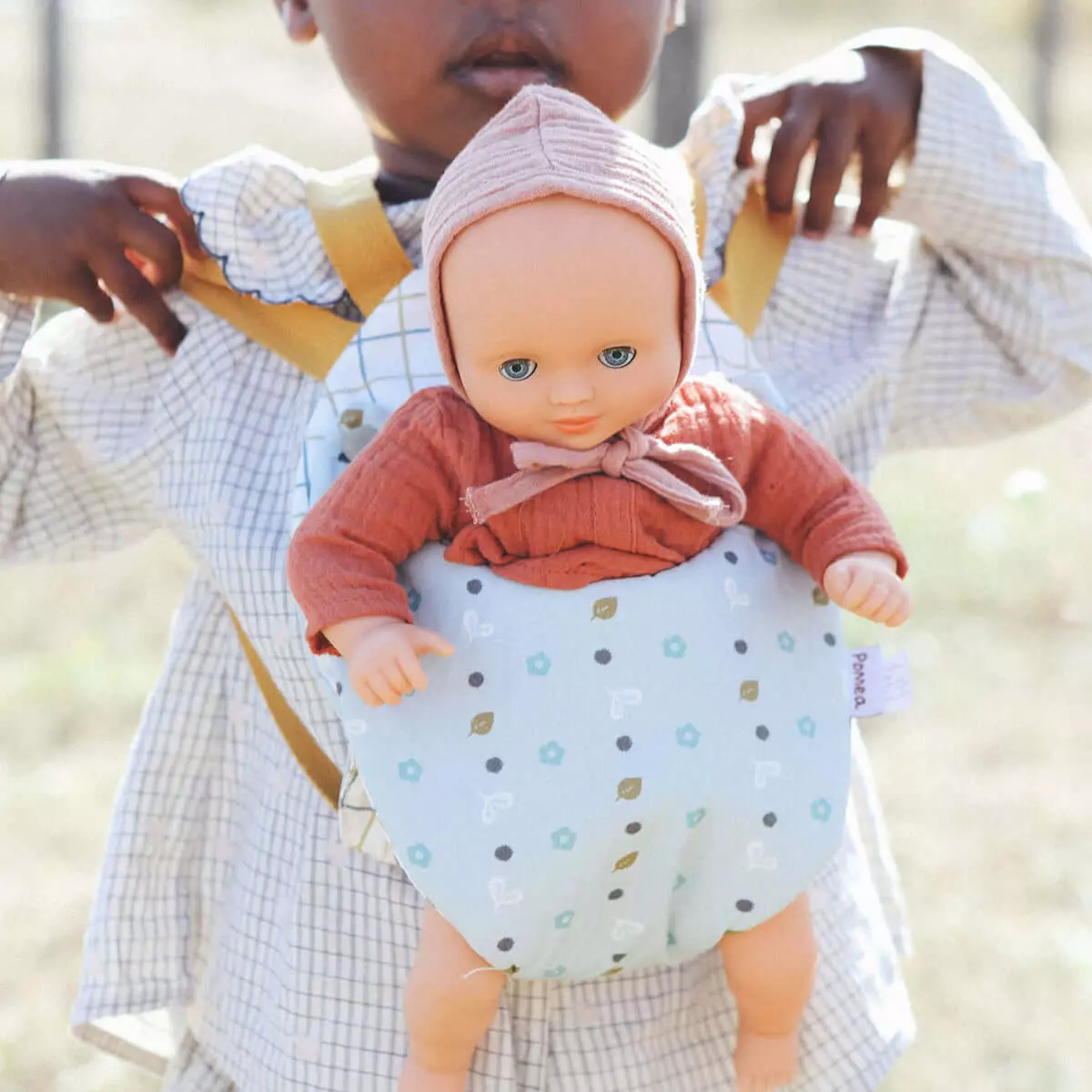 Porte bébé Blue grey pour poupons Pomea - Djeco