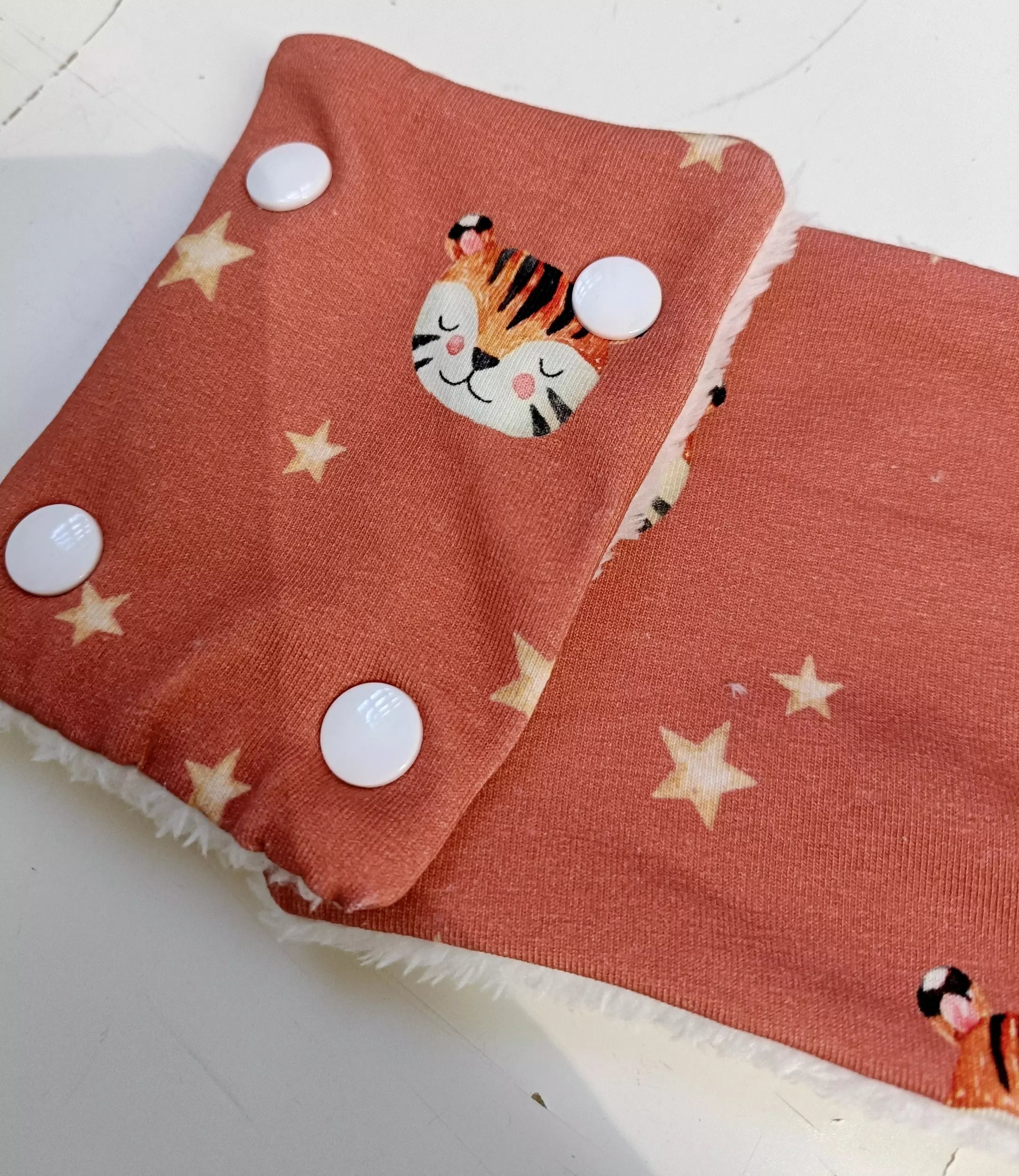 Snood doublé polaire évolutif Lion fait main 0-2 ans- L'Atelier Dyloma