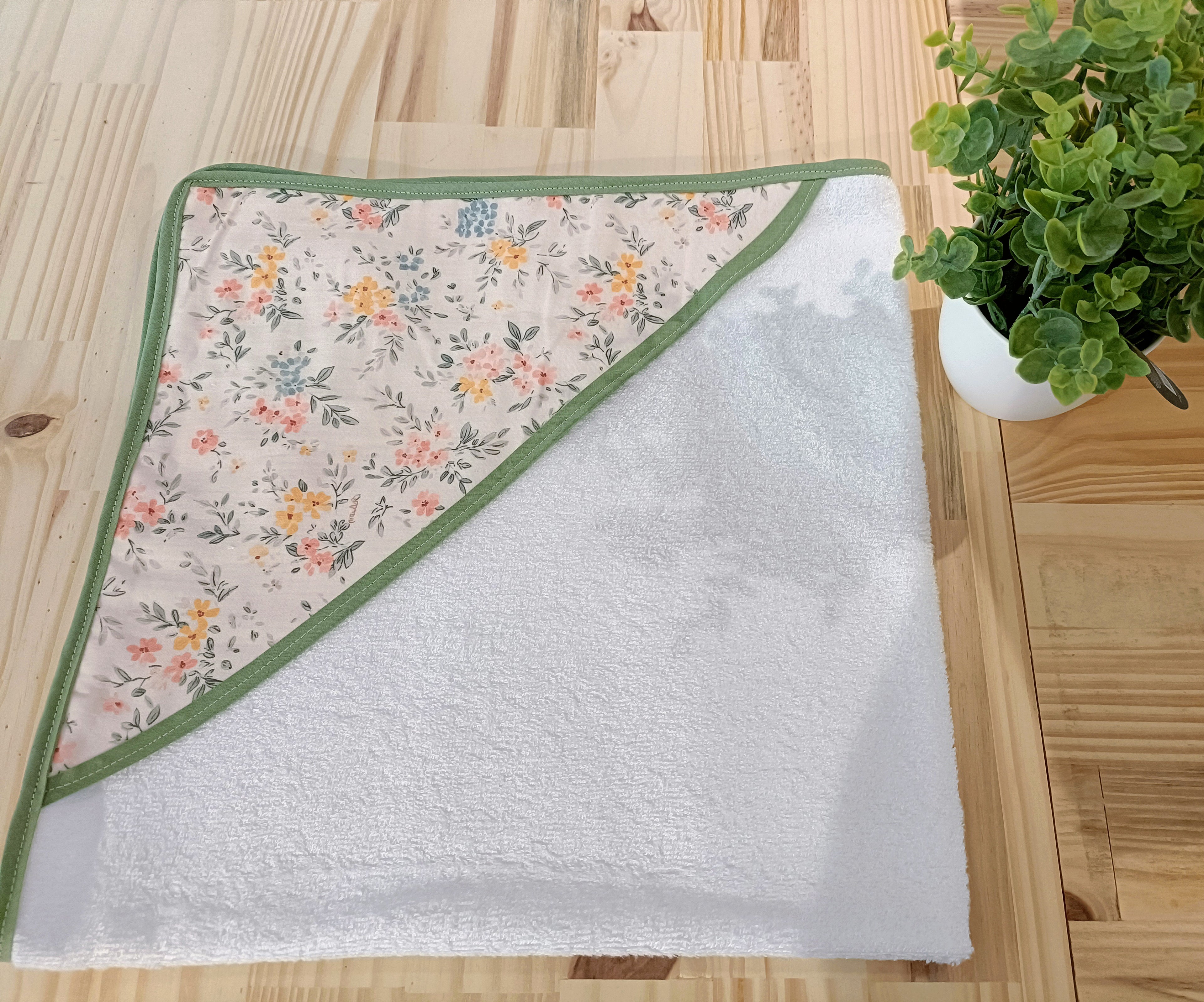 Sortie/cape de bain Fleurie fait main - L'atelier Dyloma